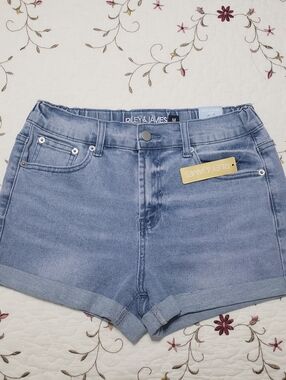 Women's Blue Denim Roll-Cuff Shorts